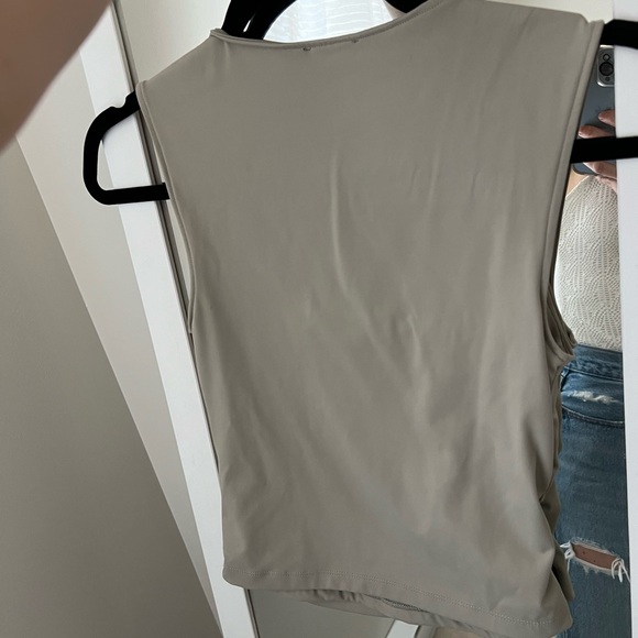 Square neck Ruched tank top - Picture 3 of 3